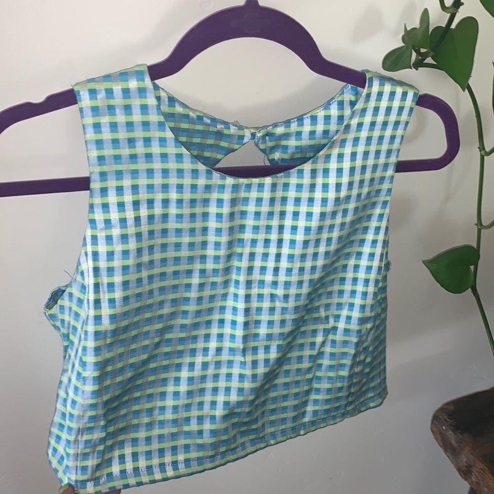 Really adorable vintage crop checkered top